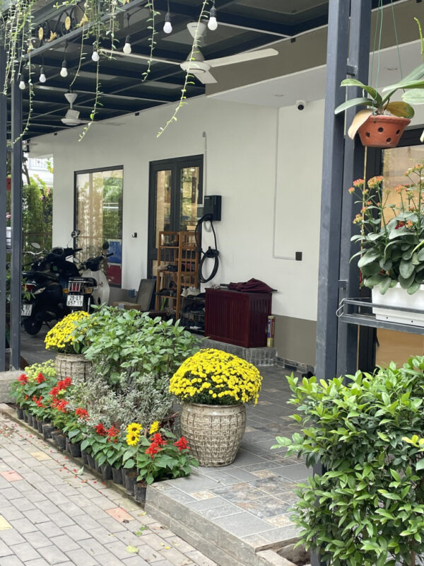sạc pin ô tô tại nhà 